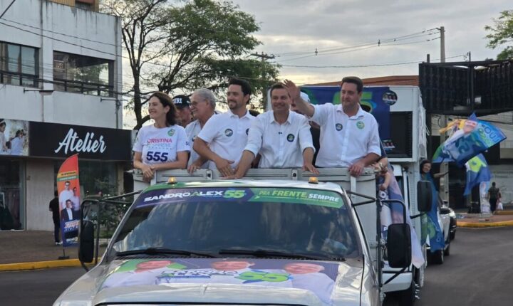 Sandro Alex realiza carreata com Ratinho Junior em Apucarana na reta final da campanha