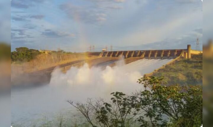 Itaipu abre vertedouro pela terceira vez no ano e vazão nas Cataratas dispara