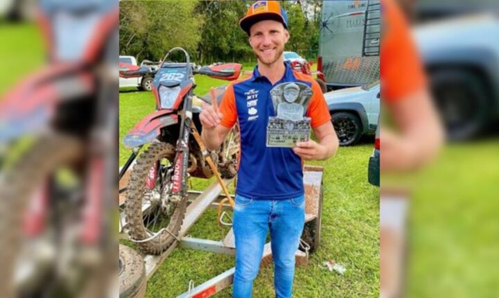 Campeão de motociclismo morre com tórax perfurado por madeira em SC