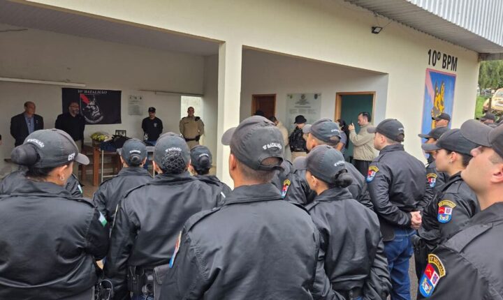 Emoção marca adeus ao cão policial Rintin Tin no 10º BPM de Apucarana