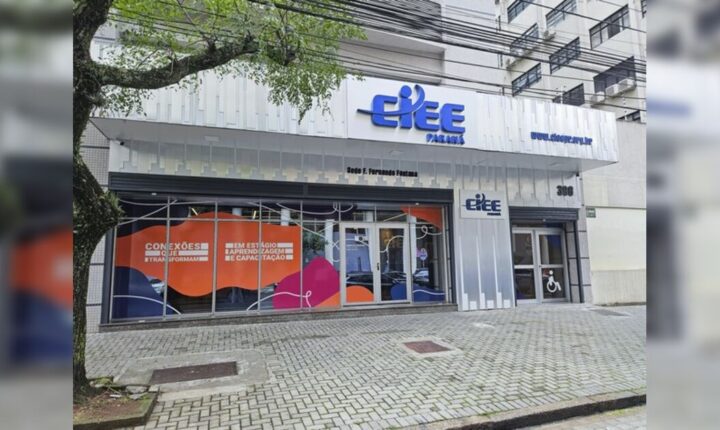 CIEE/PR promove campanha Conecta Vagas para inserir estudantes no mercado de trabalho