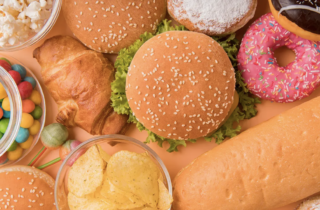 Qual a diferença entre alimentos ultraprocessados e industrializados?