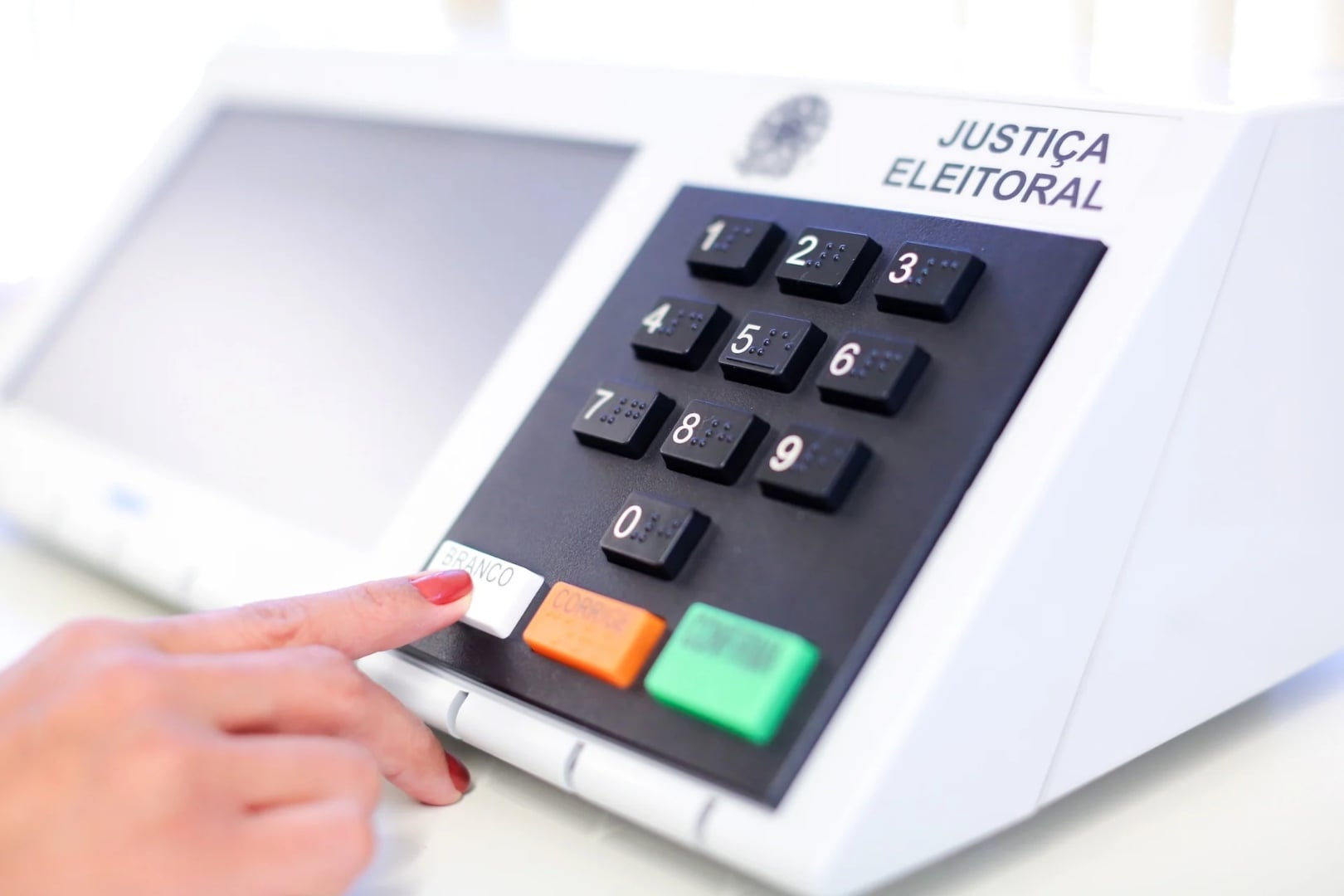 Eleitores têm até esta segunda-feira para pedir transporte especial nas eleições