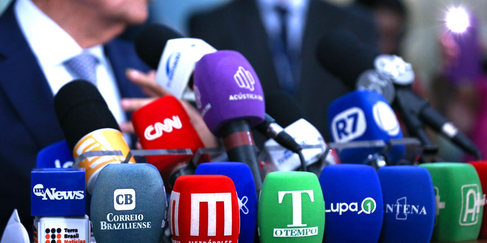 Estudo aponta que assédio e sobrecarga de trabalho afetam a saúde mental de jornalistas
