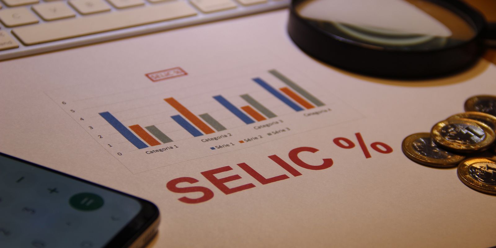 Mercado reduz projeção da Selic para 13,50% e eleva estimativa da inflação
