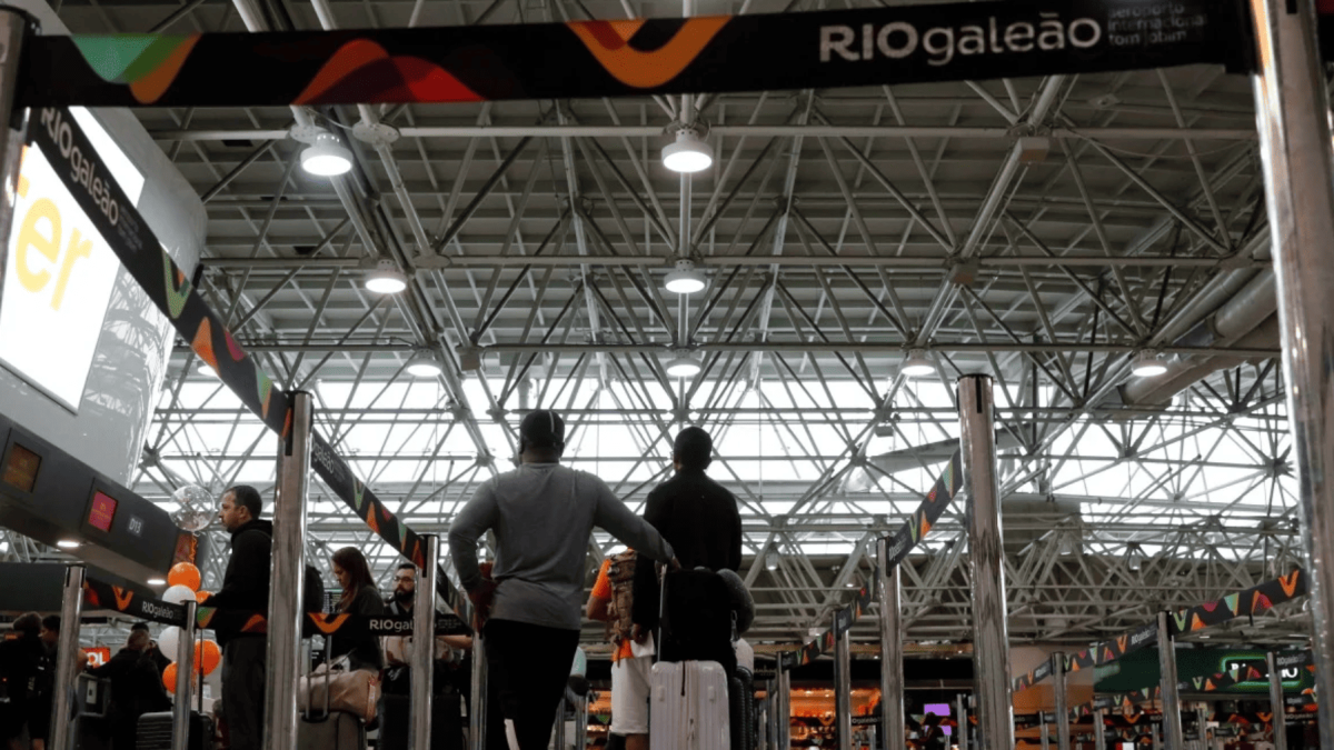 Punição para quem brigar em voo será de R$ 17.500 e até 1 ano sem voar
