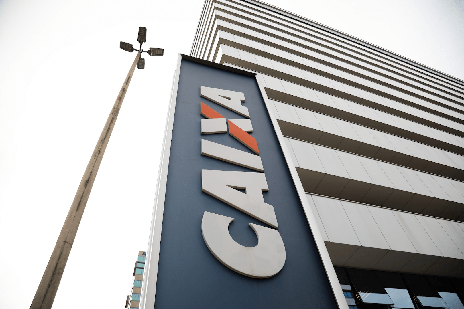 Funcionários da Caixa rejeitam 3ª proposta e mantêm greve
