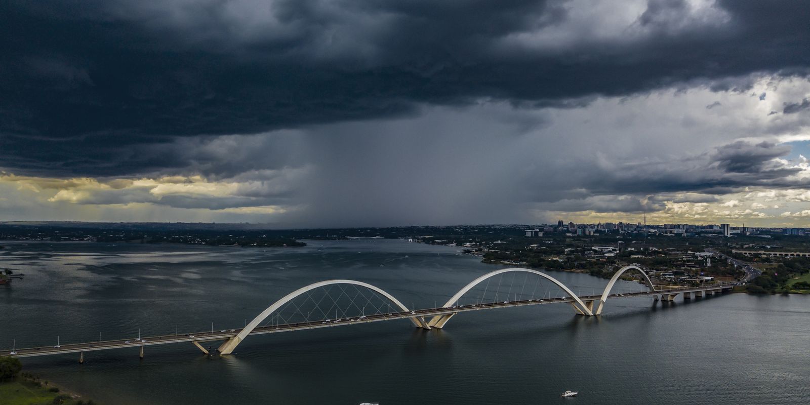 Defesa Civil emite alerta de tempestade e rajadas de vento no DF