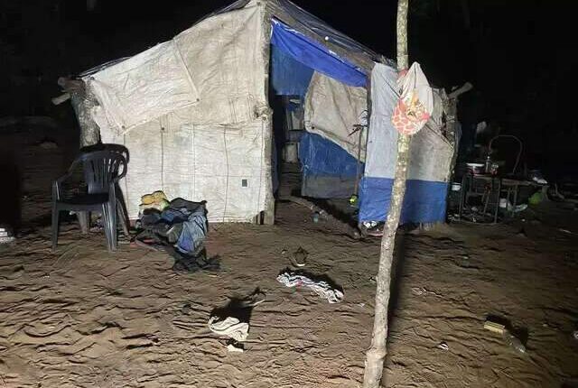 Mãe de bebê morto em ataque com foice sobrevive, mas fica cega de um olho