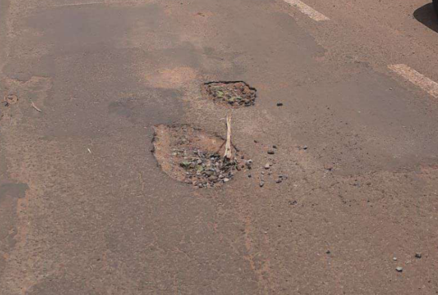 Justiça manda Prefeitura pagar R$ 60 mil a motociclista após acidente em buraco