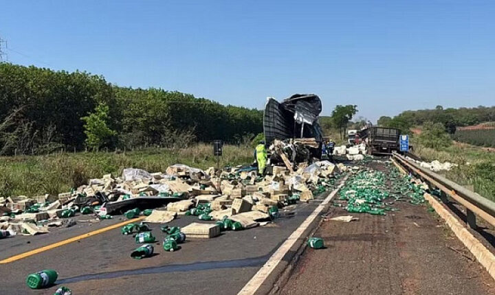 Colisão frontal mata caminhoneiros de 31 e 58 anos na BR-158
