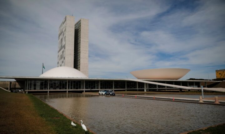 Instituição Fiscal Independente projeta deficit de R$ 86,1 bi em 2027