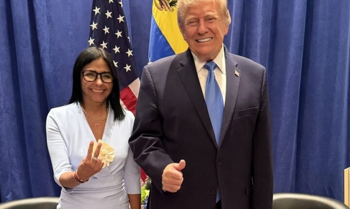 Delcy se encontra com Trump e chama reunião de “histórica”