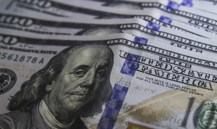 Dólar cai para R$ 5,17 e acumula recuo de 0,15% em setembro