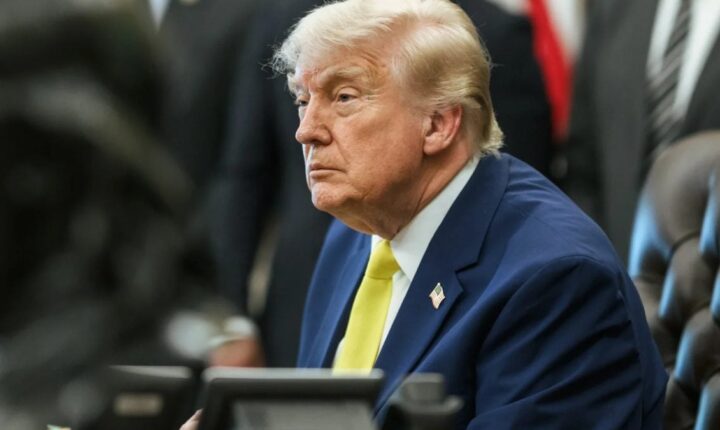 CNN, MS NOW e Politico processam governo Trump