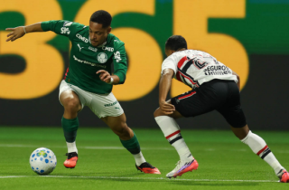 Palmeiras vence São Paulo, assume ponta e amplia tabu no Choque-Rei