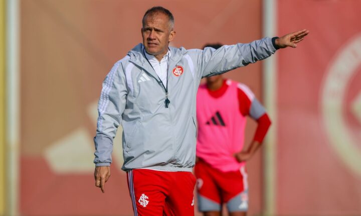 Internacional contrata técnico Eduardo Baptista até o fim da temporada