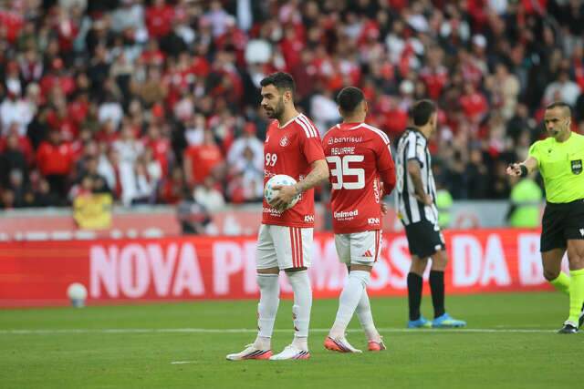 Brasileirão tem seis jogos neste sábado com clássicos e briga contra o Z-4