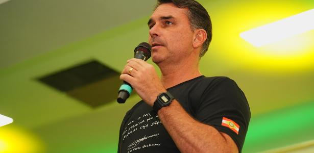 Flávio mantém decisão de ir ao debate da Globo mesmo sem Lula
