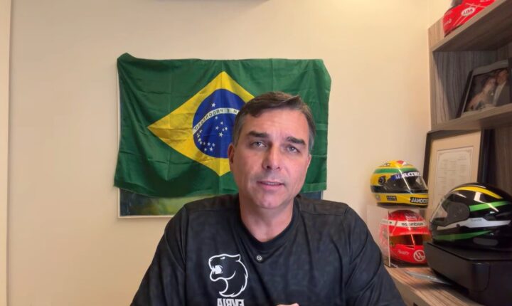 Flávio Bolsonaro diz que não autorizou ação de Zé Trovão contra reajuste do Bolsa Família: ‘Não concordo’