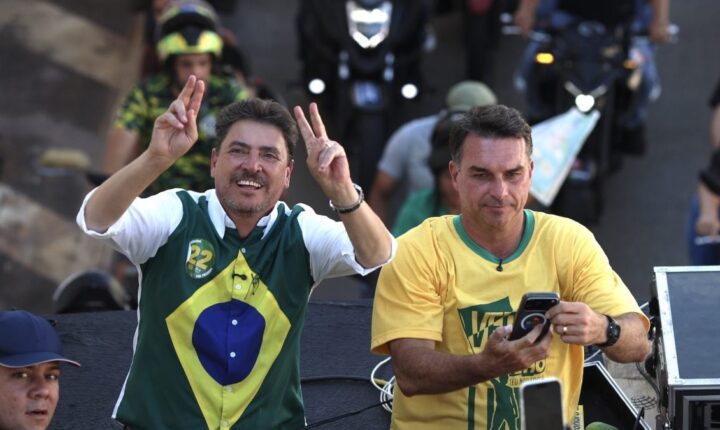 Após Dino, jurídico de Flávio vê tentativa de “descredenciar” o TSE