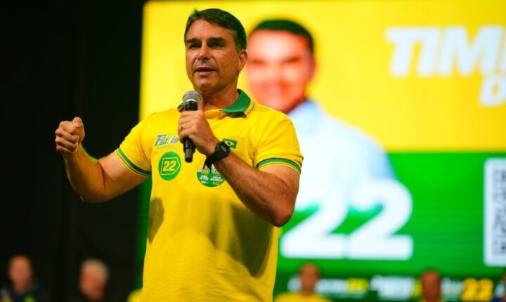 Flávio diz que SC “dá certo” porque “nunca foi governada pelo PT”