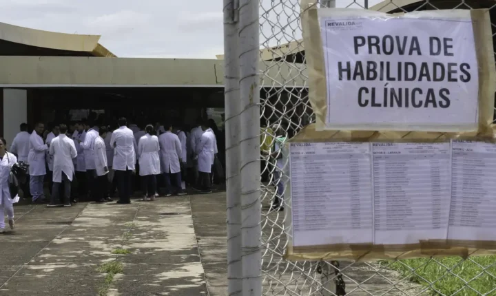 Revalida 2026/2: prazo de envio de diploma médico termina dia 19