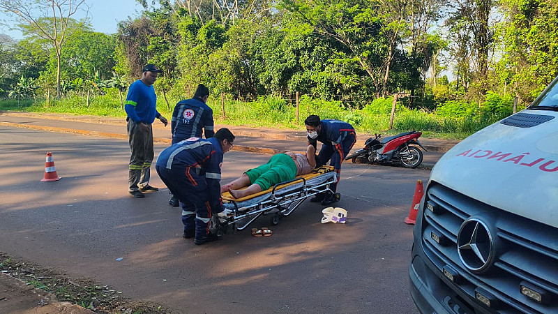 Gestante de 30 anos sofre fratura no nariz após acidente na Via Parque em Dourados