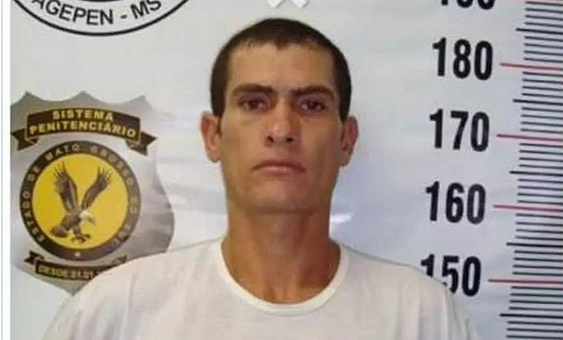 Homem é morto com dois tiros após investir contra motociclista com facas na Capital