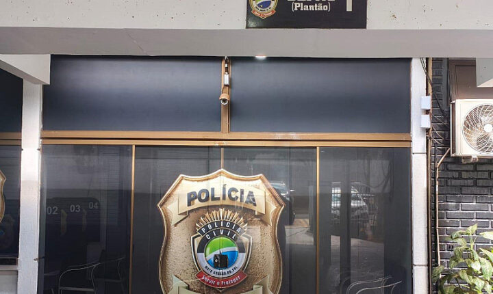 Homem é preso após ameaçar mulher com cabo de vassoura durante discussão em Dourados