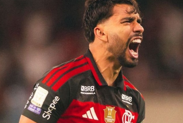 Flamengo vence no fim e retoma liderança do Campeonato Brasileiro