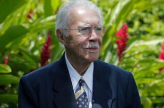 José Sarney é internado com pneumonia em São Luís