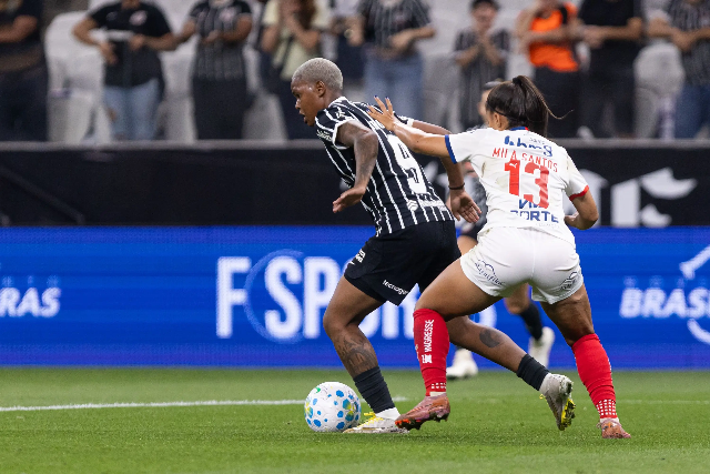 Corinthians bate Bahia com uma a menos e vai à final do Brasileiro Feminino