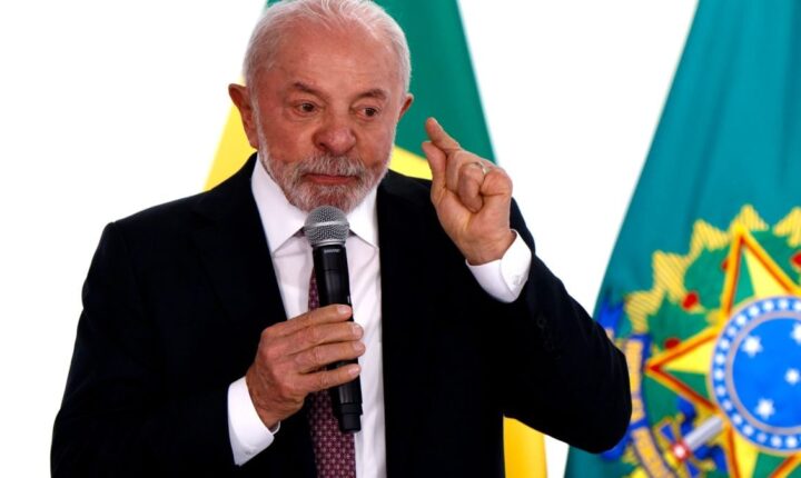Lula defende mudar indicação ao STF: “Quando coloca toga, vira Deus”