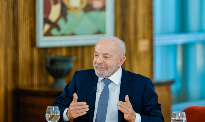 Lula diz que dívida pública “irreal” não lhe causa pânico