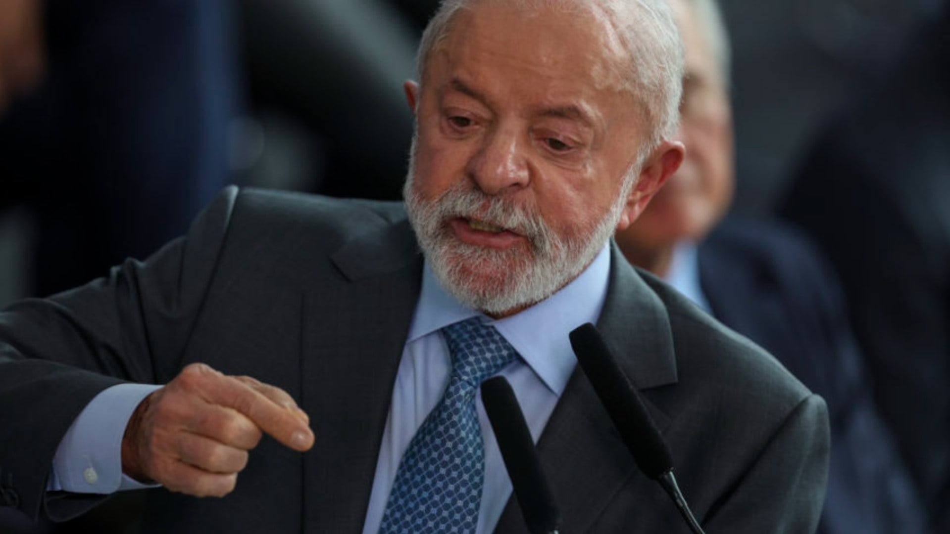 Lula é aprovado por 44,1% e desaprovado por 53,1%, aponta pesquisa recente