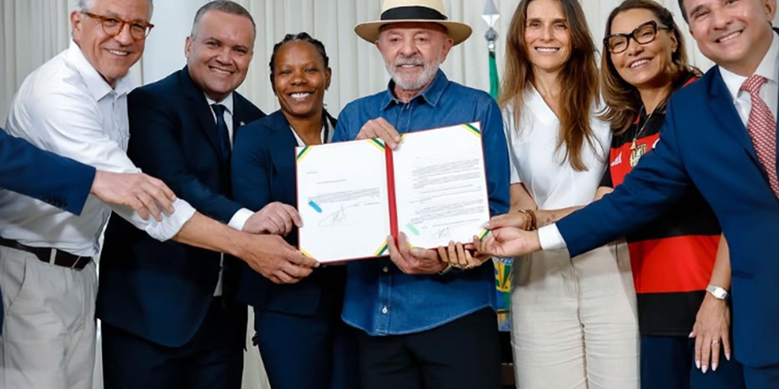 Presidente Lula sanciona nova lei de incentivo e diretrizes para o futebol feminino