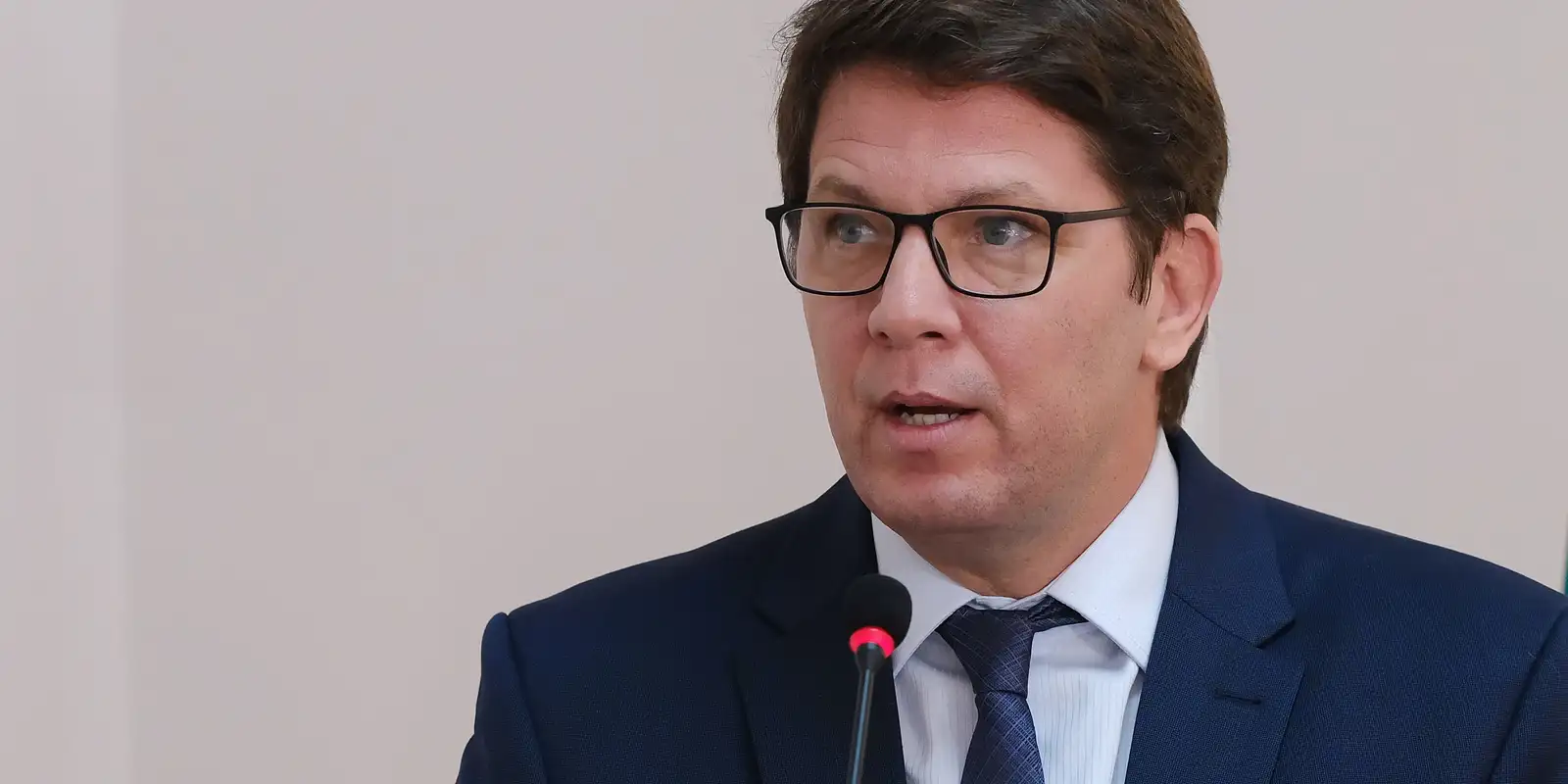 Flávio Dino aponta indícios de liderança de Mário Frias em esquema de desvio de emendas