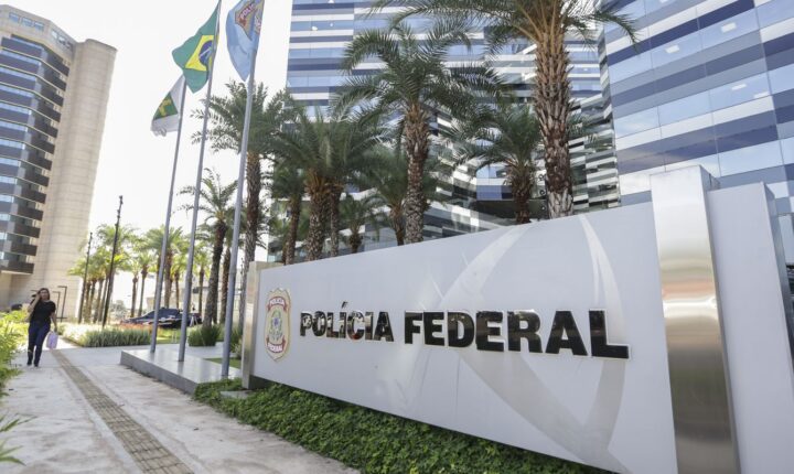 PF está com celular de Vorcaro e afirma poder enviar dados a ministros