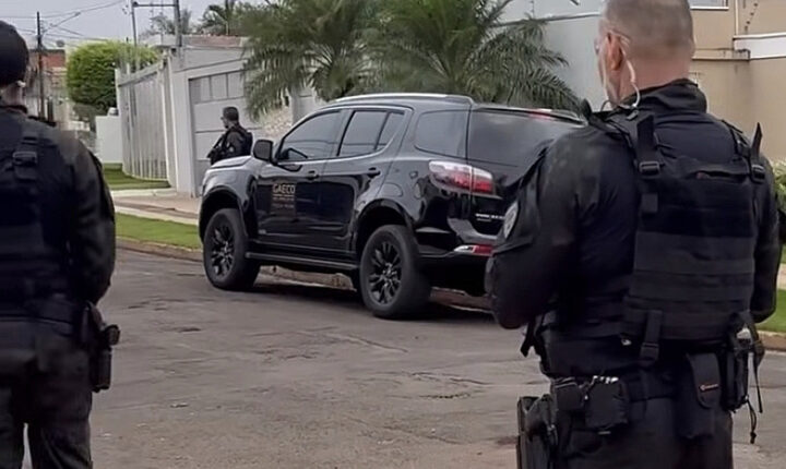 Operação do Gaeco contra o tráfico de drogas mira delegado e policiais civis em Campo Grande