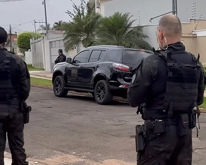 Operação do Gaeco contra o tráfico de drogas mira delegado e policiais civis em Campo Grande
