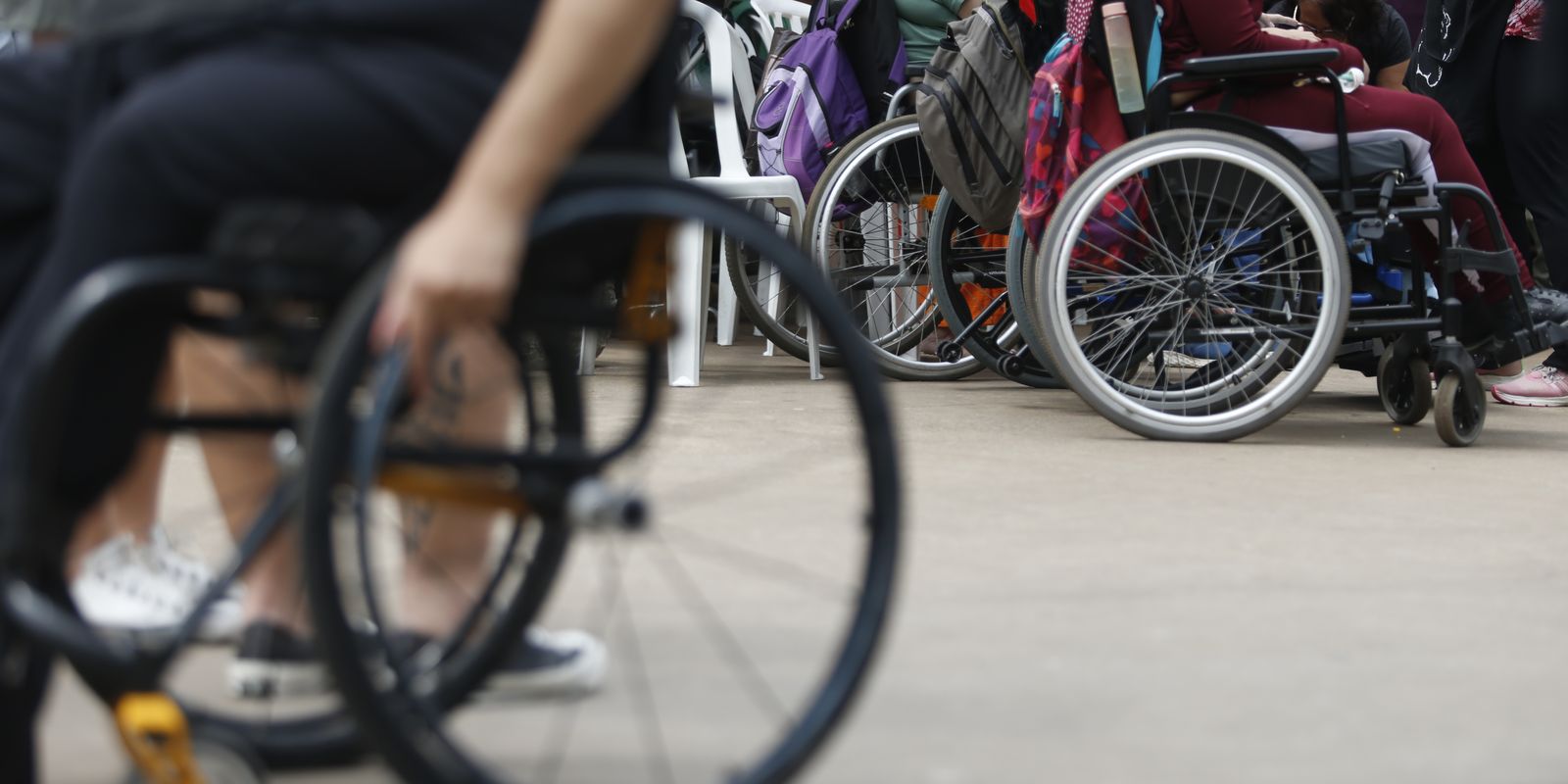 Cargos de liderança representam apenas 1,5% das vagas para pessoas com deficiência no mercado