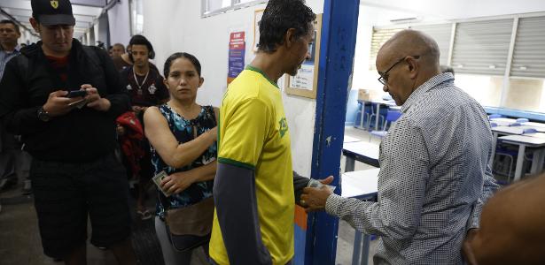 Quem tem prioridade máxima para passar na frente na fila na hora de votar? Entenda as regras