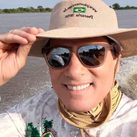 Celso Portiolli encara pescaria no Pantanal e faz ‘tour’ por Corumbá