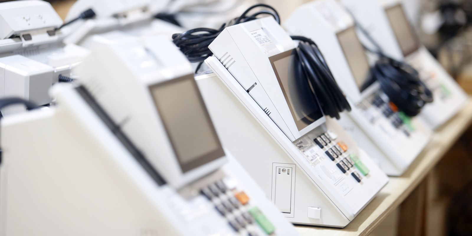 São Paulo inicia preparação de mais de 114 mil urnas eletrônicas para o primeiro turno