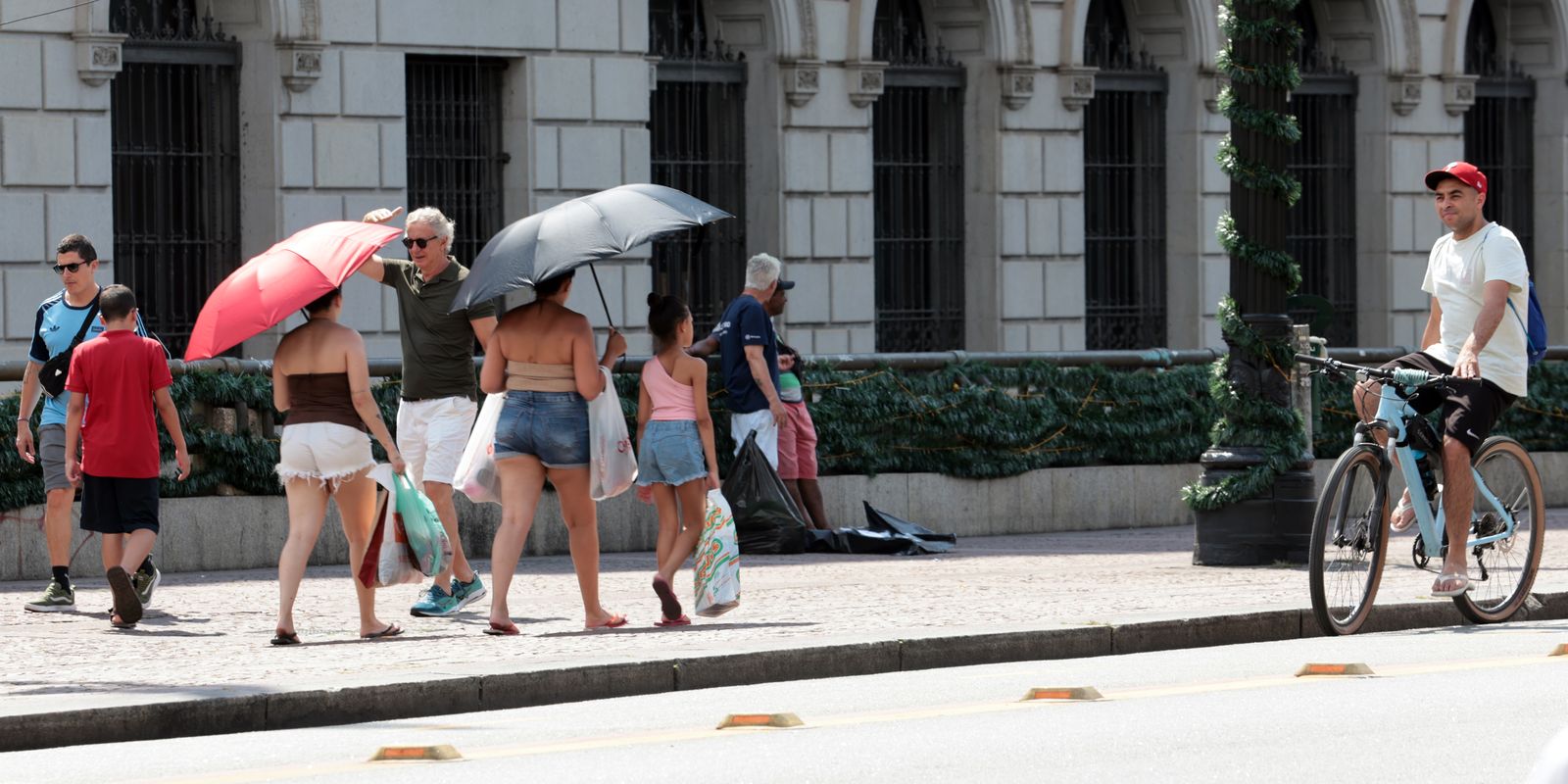 Inmet decreta alerta vermelho de grande perigo devido a forte onda de calor