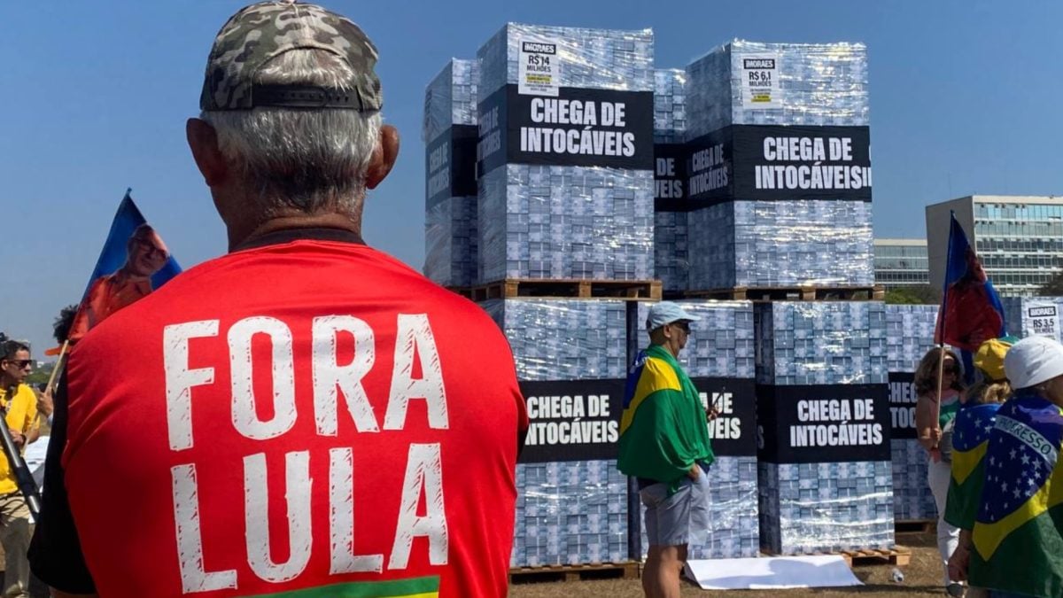 Em Brasília, ato pressiona STF com “Fora Moraes” e “chega de intocáveis”