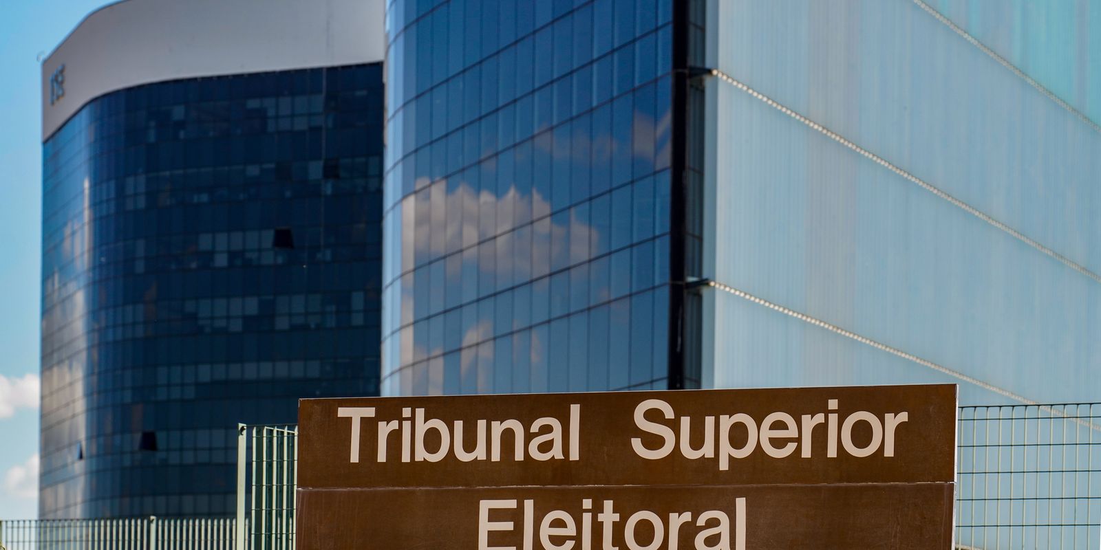 Tribunal Superior Eleitoral registra mais de 50 mil denúncias de propaganda irregular