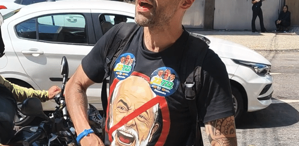 Deputado do PL exibe arma em frente a comitê de candidato do PSOL no Rio