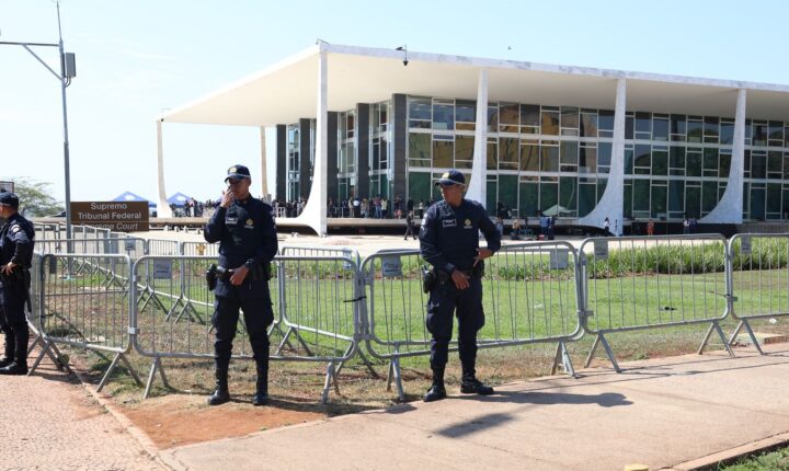 STF encerra sessão sem definir investigações sobre Moraes e Mendonça após pedido de vista